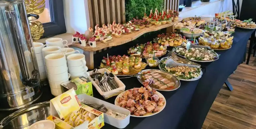 Smaczna kuchnia domowa w Ośrodku Uroczysko – dania regionalne i catering
