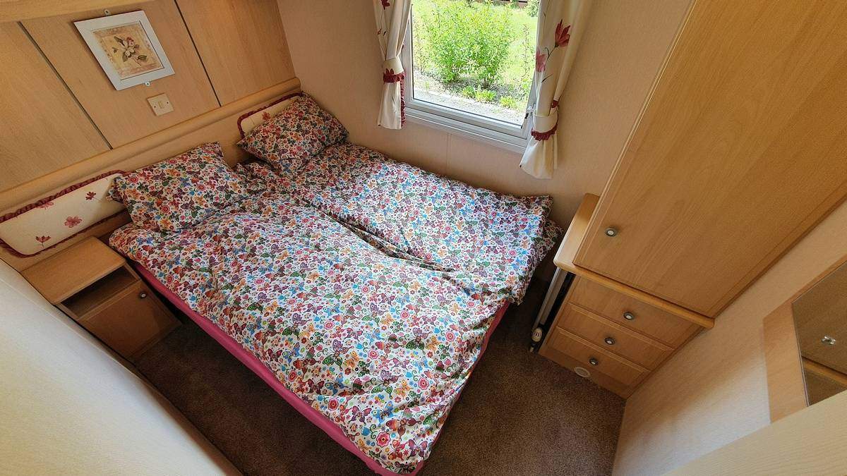 Komfortowy domek holenderski z klimatyzacją i tarasem – Ośrodek Uroczysko