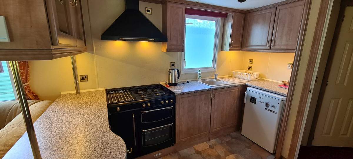 Komfortowy domek holenderski z klimatyzacją i tarasem – Ośrodek Uroczysko