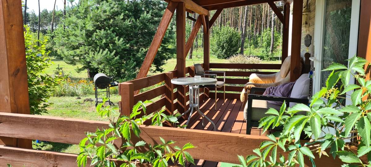 Komfortowy domek holenderski z klimatyzacją i tarasem – Ośrodek Uroczysko