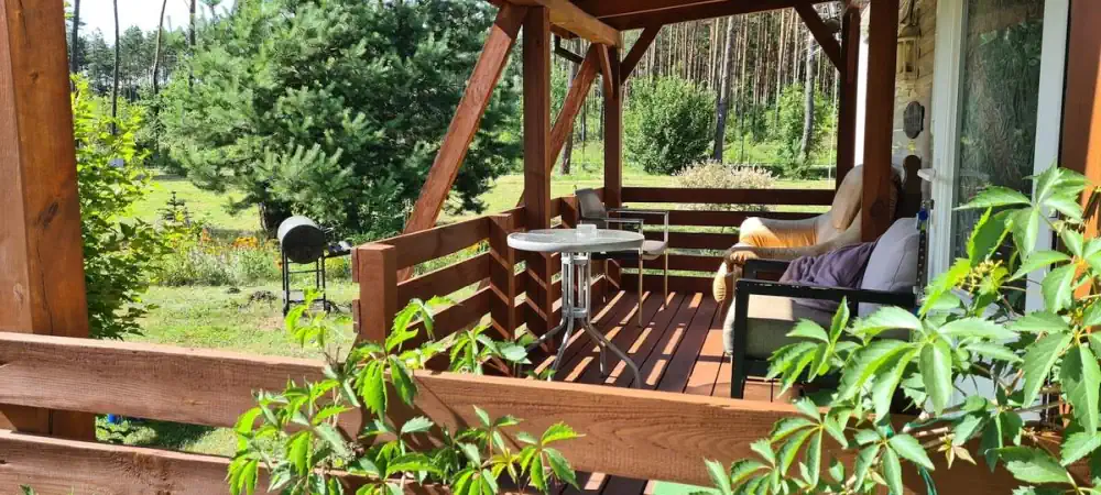 Komfortowy domek holenderski z klimatyzacją i tarasem – Ośrodek Uroczysko