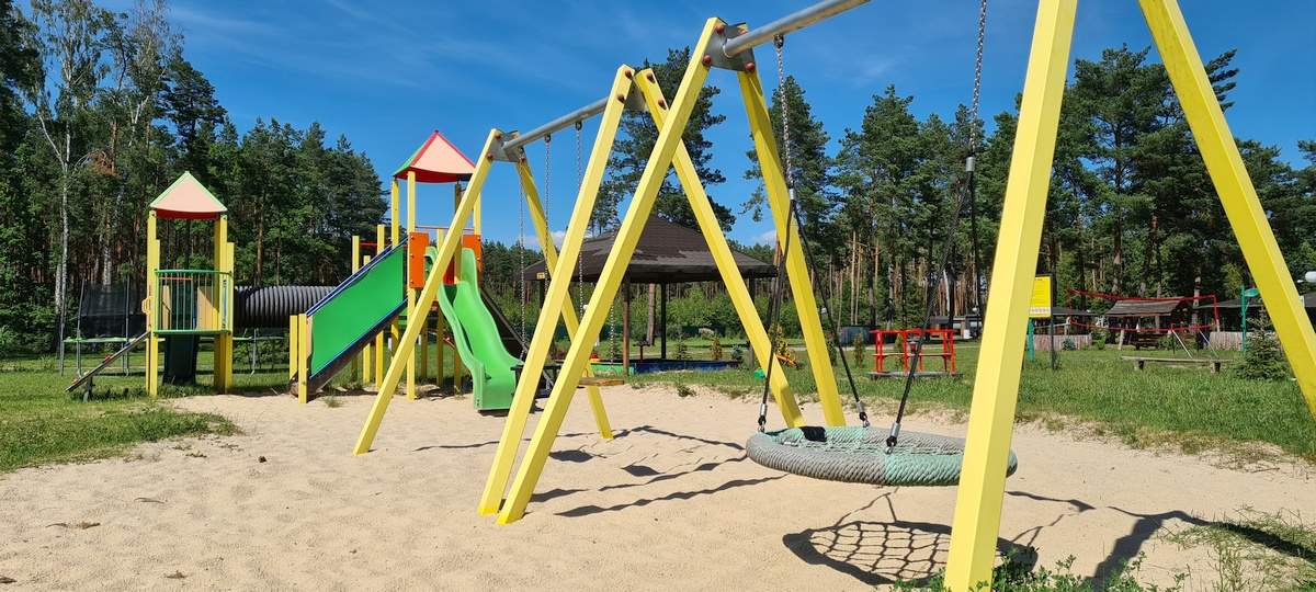 Ośrodek Uroczysko w Słopcu – malownicze położenie wśród lasów Gór Świętokrzyskich