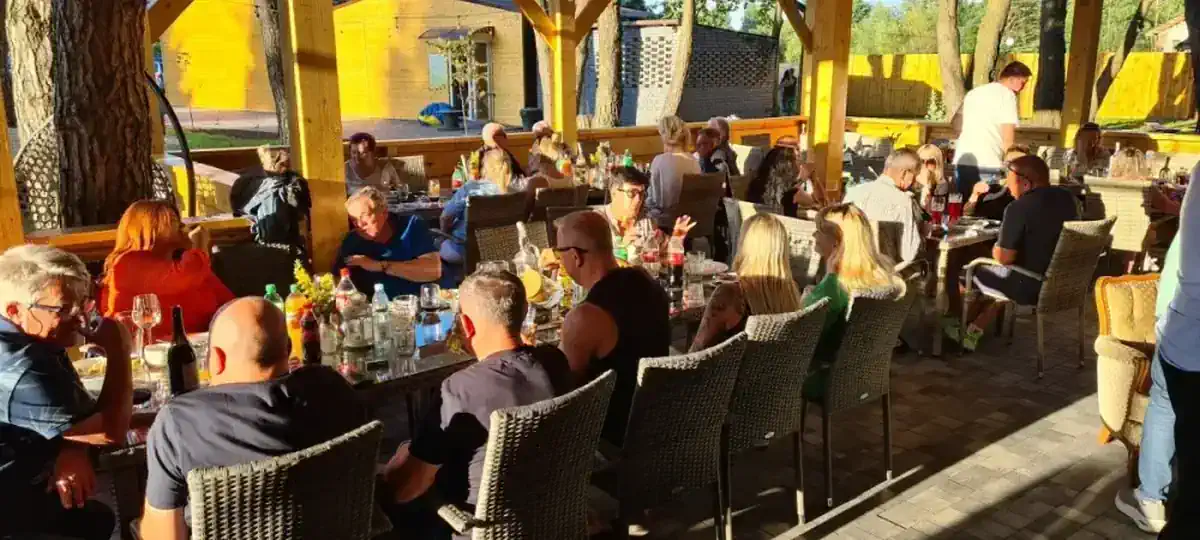 Restauracja w ośrodku Uroczysko – smaczne posiłki regionalne