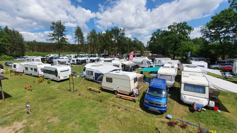 Pole kempingowe i namiotowe Uroczysko Borków