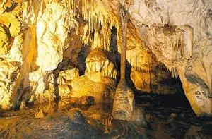 Atrakcje turystyczne - Jaskinia Raj